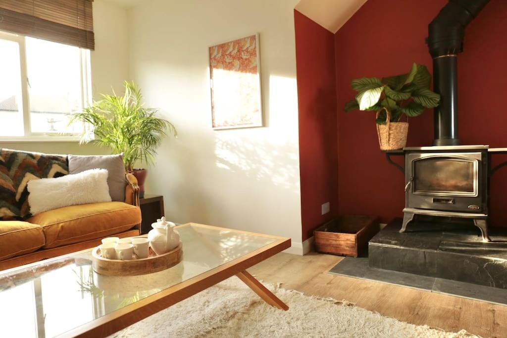 Sunny Seaside Sanctuary - Two Bedroom Apartment Brighton Dış mekan fotoğraf