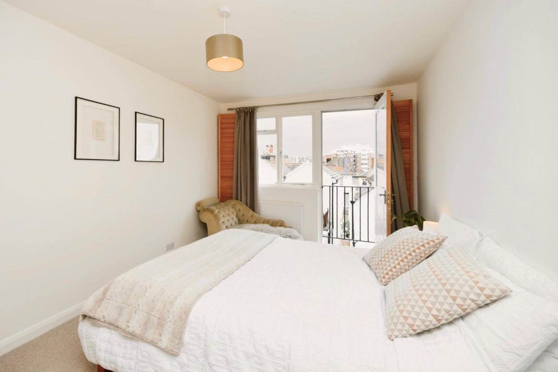 Sunny Seaside Sanctuary - Two Bedroom Apartment Brighton Dış mekan fotoğraf